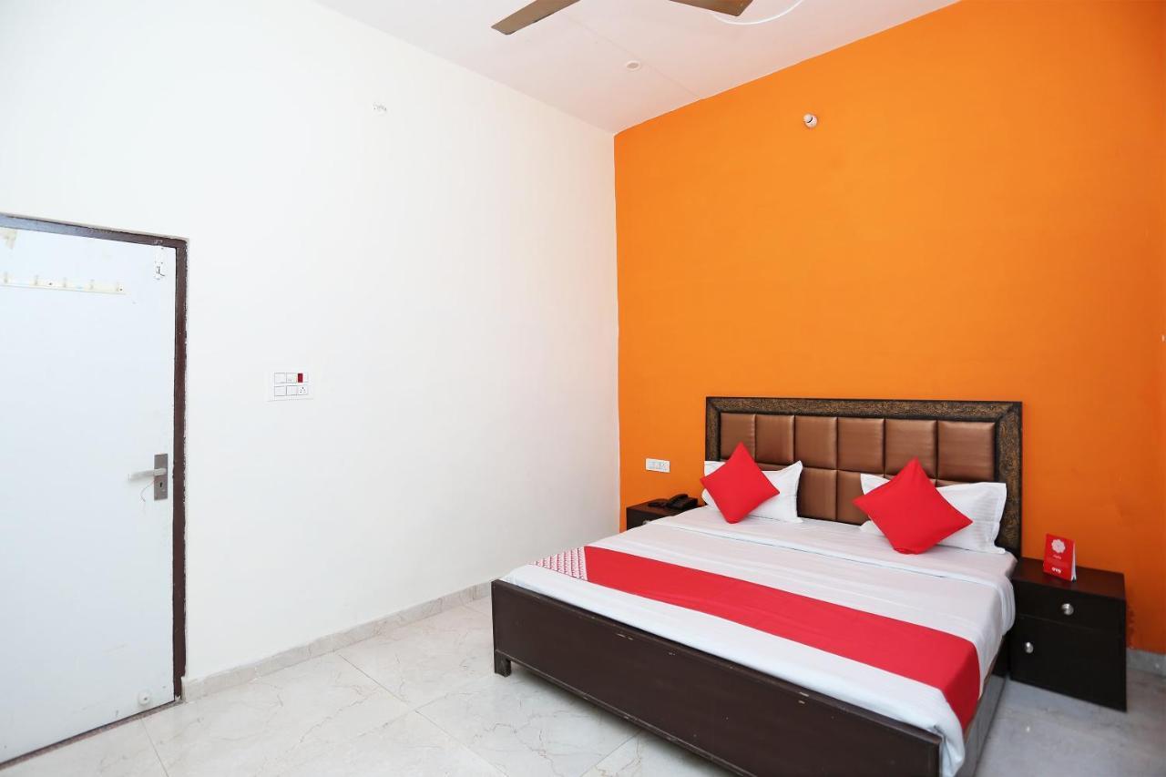 Chhata Oyo 29517 Hotel Barsana Palace מראה חיצוני תמונה