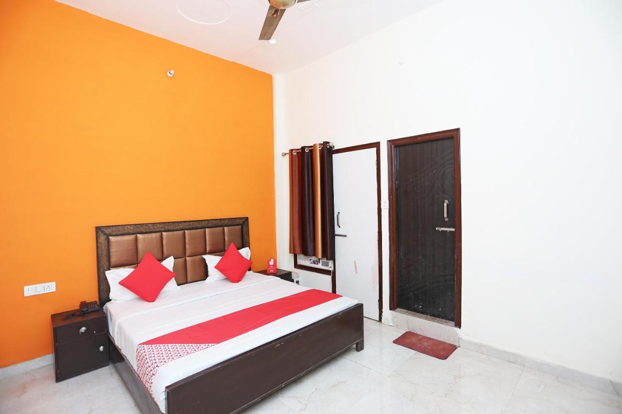 Chhata Oyo 29517 Hotel Barsana Palace מראה חיצוני תמונה