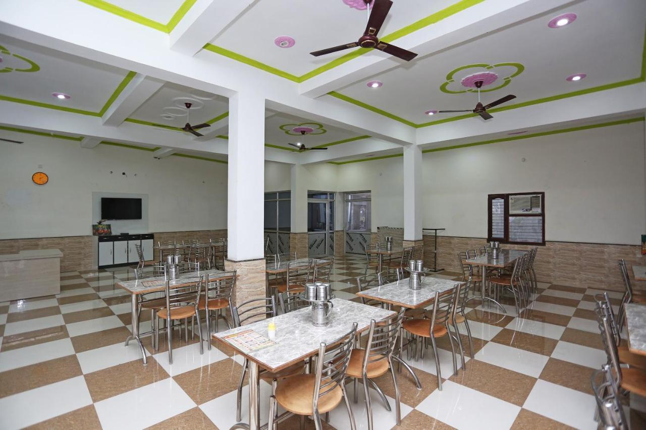 Chhata Oyo 29517 Hotel Barsana Palace מראה חיצוני תמונה