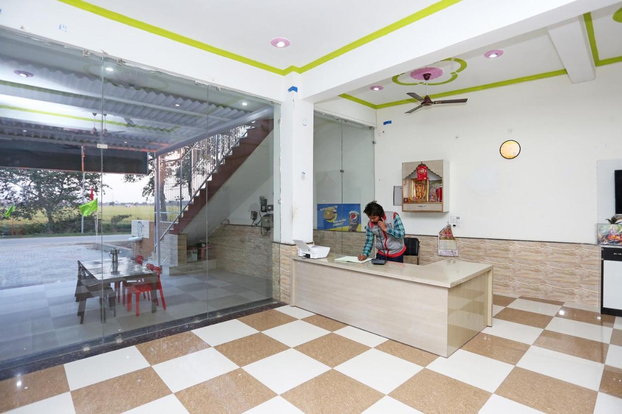 Chhata Oyo 29517 Hotel Barsana Palace מראה חיצוני תמונה